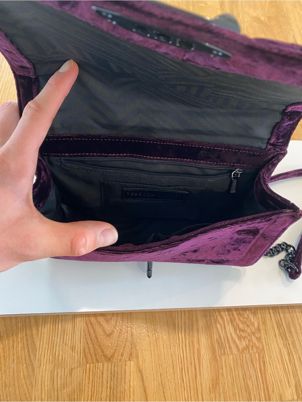 Rebecca Minkoff Purple Velvet Quilted Crossbody Bag - EXCELLENT CONDITION - Picture 4 of 9